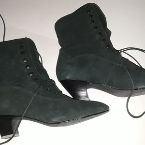 Vintage green suede granny boot